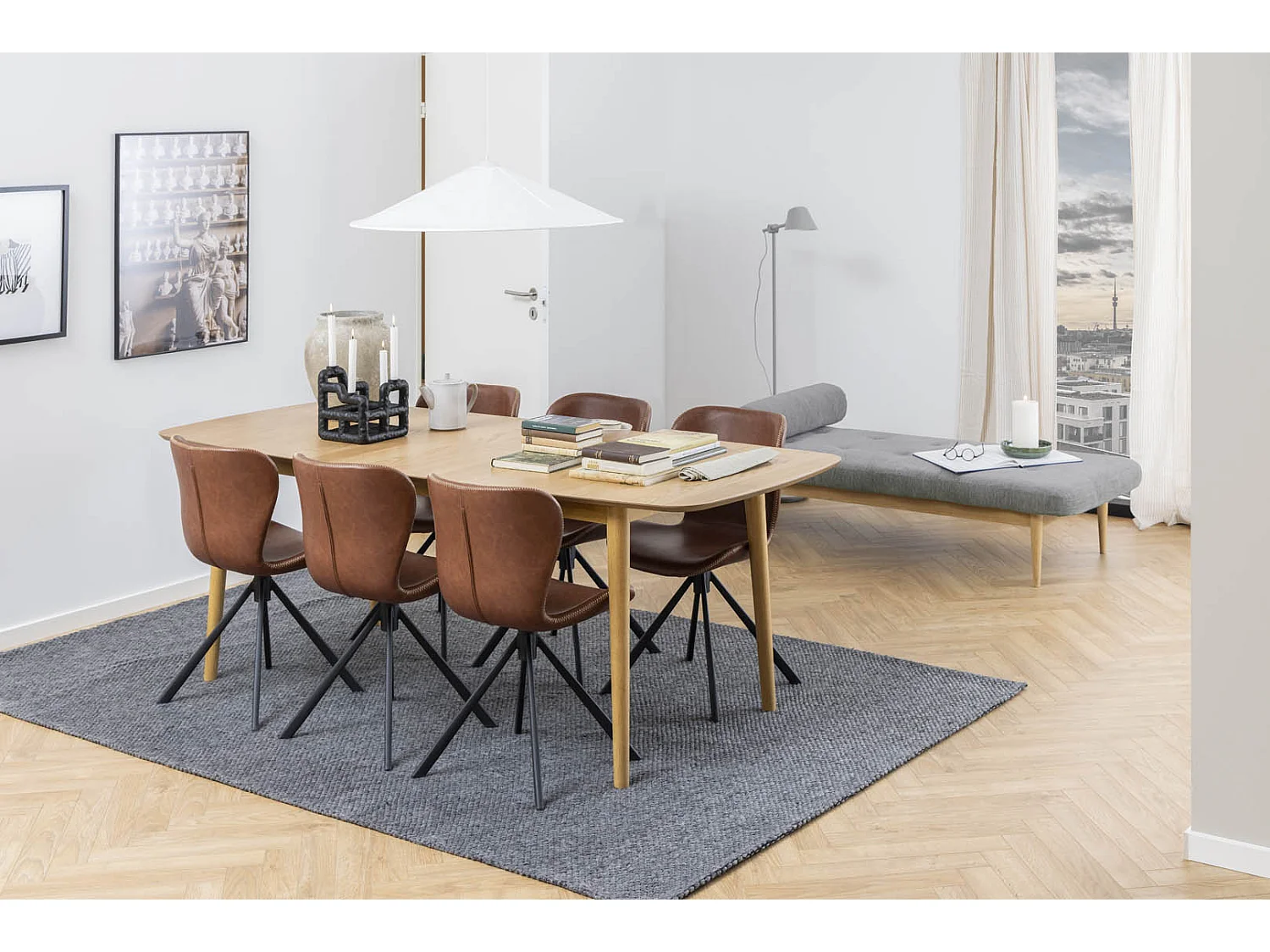 Bertel eetkamerstoel draaifunctie, PU kunstleer bruin.