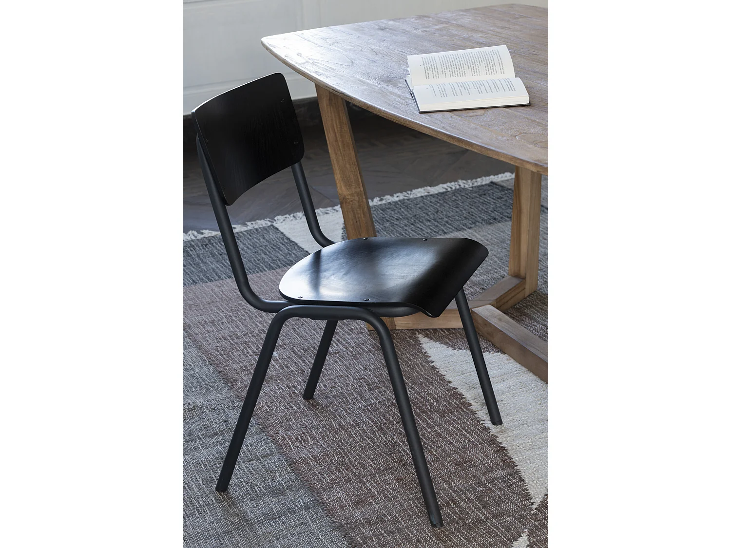 Lot de 2 chaises rétro en métal et bois noir NUISA