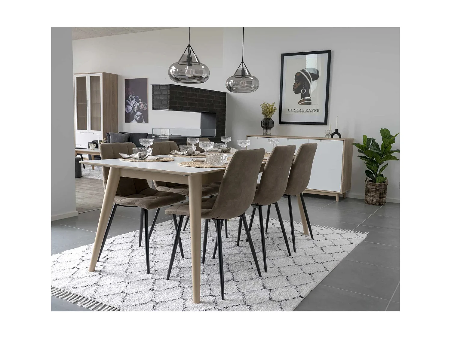 Lot de 2 chaises de salle à manger MODA – Tissu capitonné et pieds en acier noir-Beige