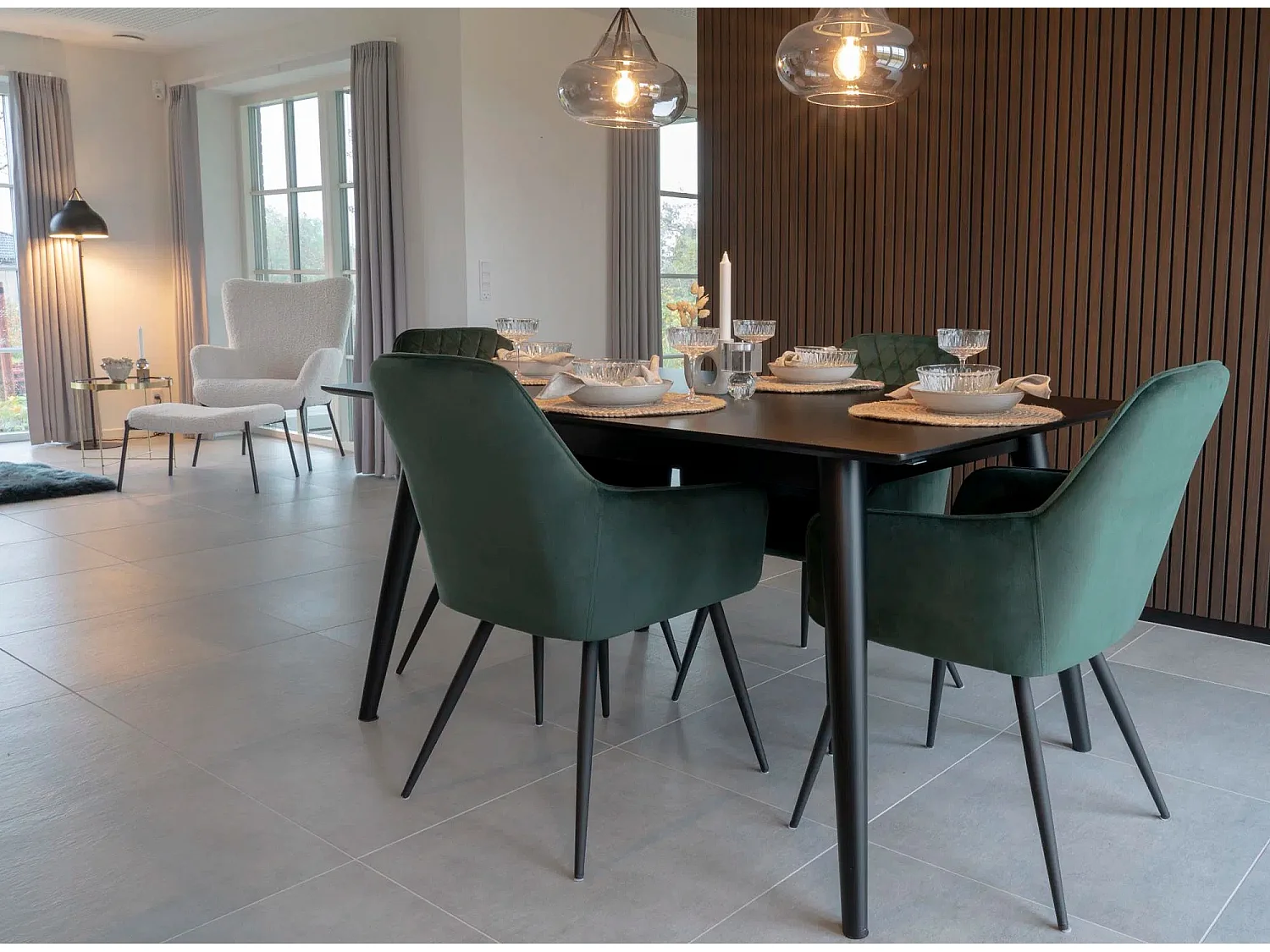 Lot de 2 chaises de salle à manger KARU – Velours et pieds métal noir-Vert foncé