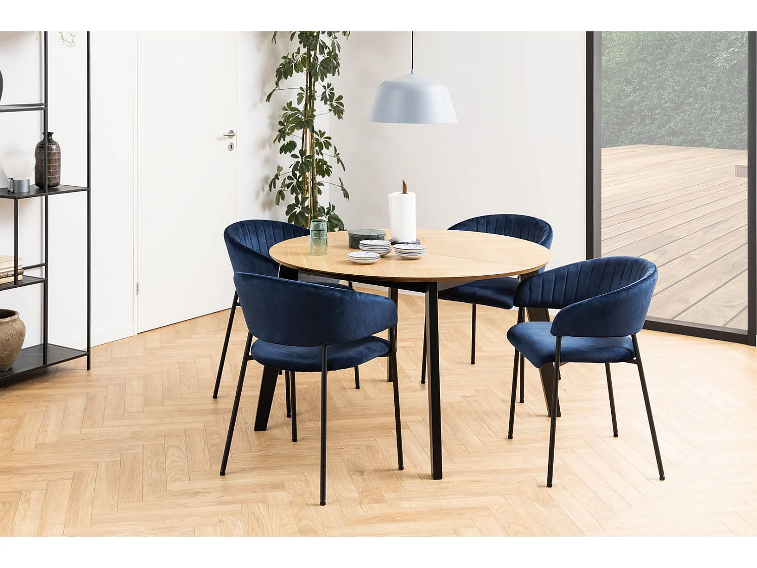 Georgetown table à manger Ø120/198 cm dont 2 assiettes supplémentaires, os de hareng, chêne décor.