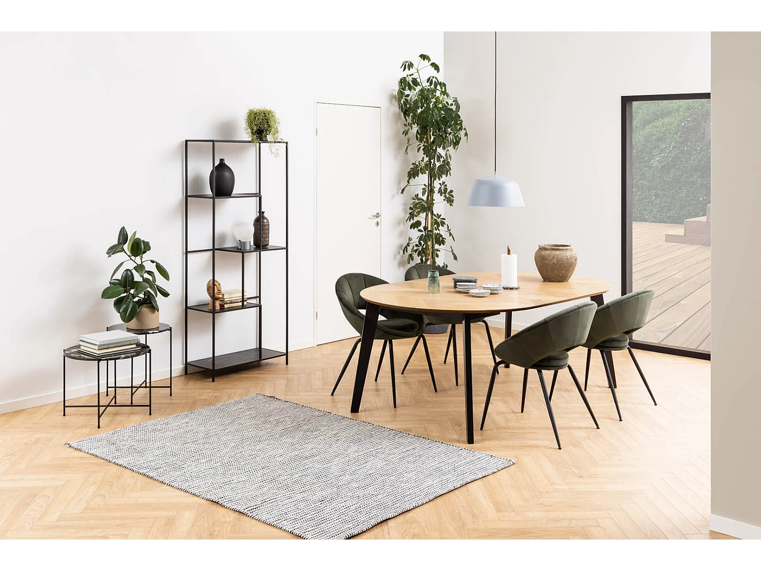 Georgetown table à manger Ø120/198 cm dont 2 assiettes supplémentaires, os de hareng, chêne décor.