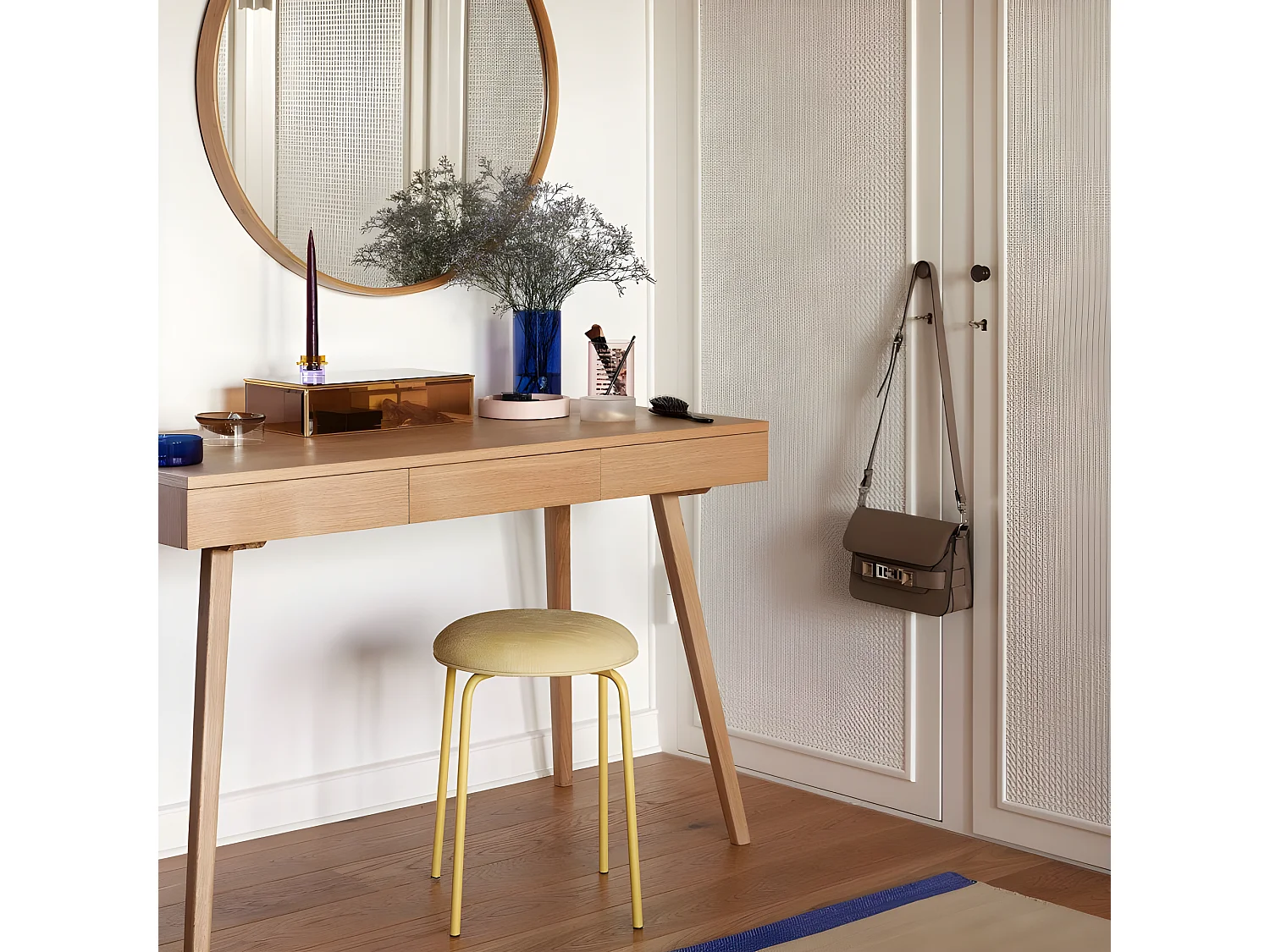 Bureau 3 tiroirs en bois clair CHARLESTON