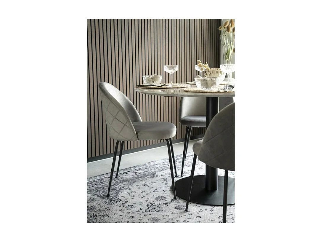 Silla de comedor de terciopelo gris con pies negros