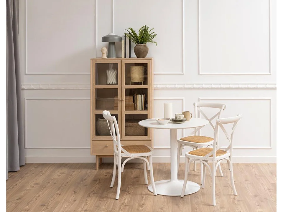 Assor vitrinekast met 2 glazen deuren en 1 lade, wit geolied eiken decor.