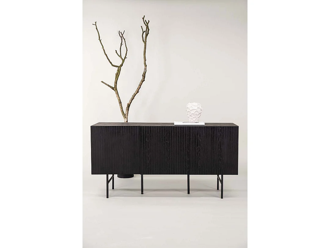 Björkön Sideboard 3 Türen schwarz.