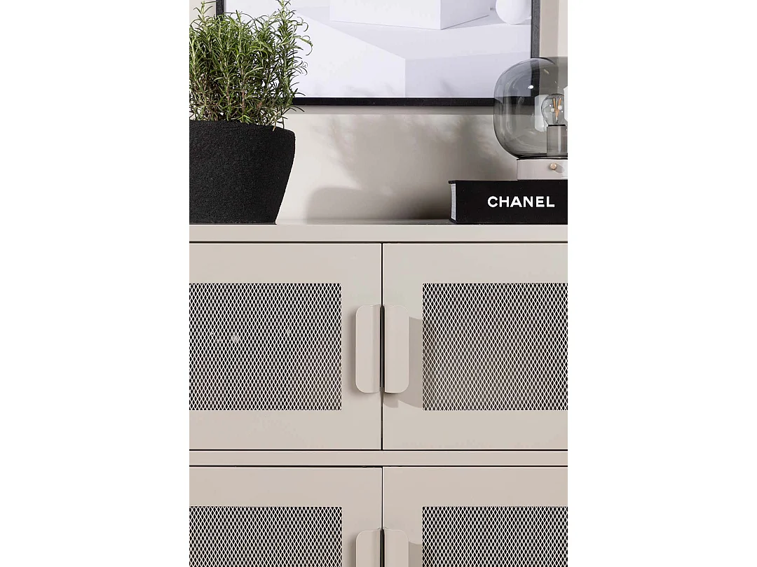 Nett Sideboard 4 Türen beige.