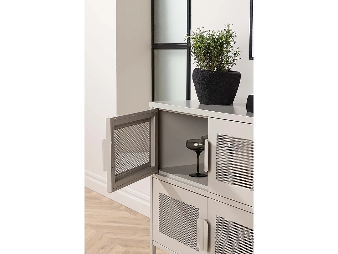 Nett Sideboard 4 Türen beige.