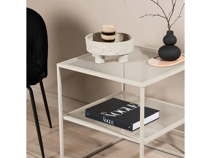 Netz table basse , table d'appoint beige.