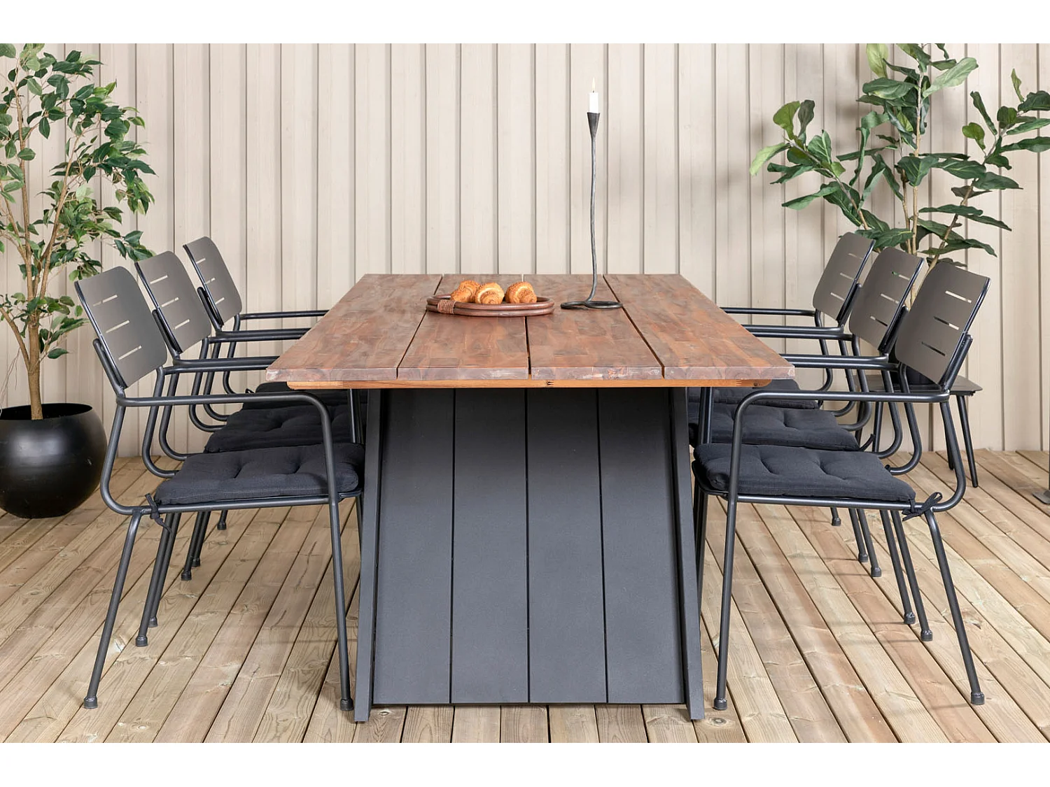 Doory Table de salle à manger, aspect teck huilé, noir.