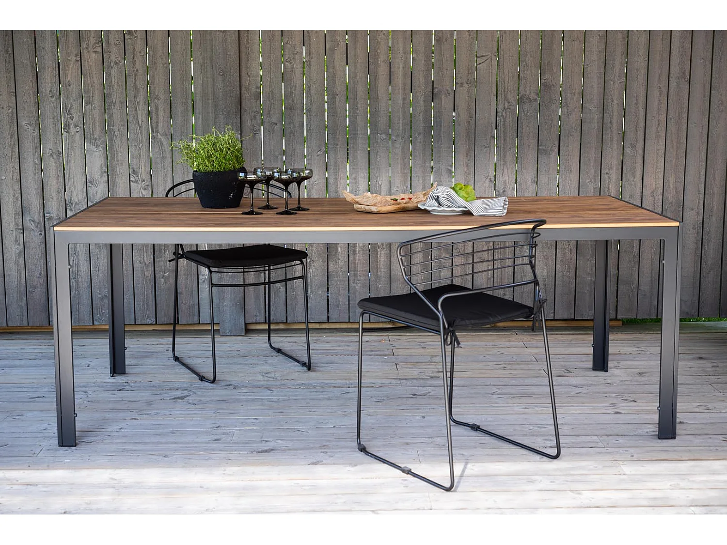 Break tuintafel naturel.