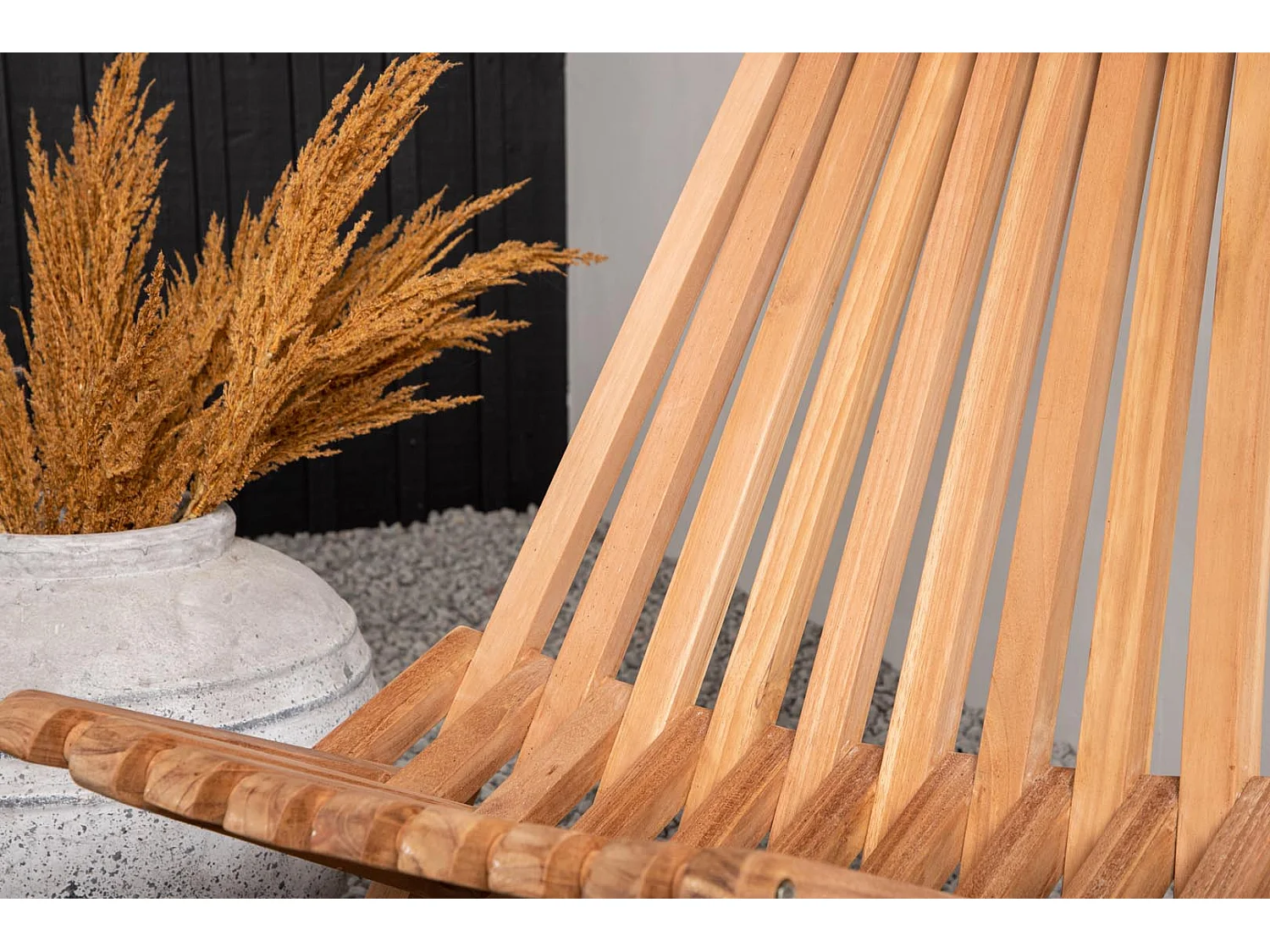 Kenya chaise longue avec coussin teck.