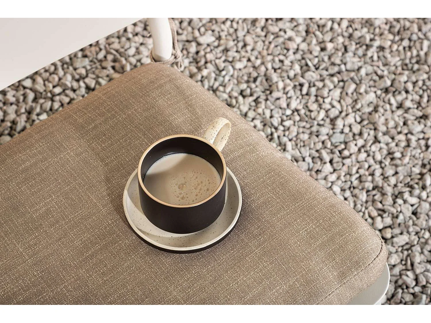 Lina tuinstoel beige.