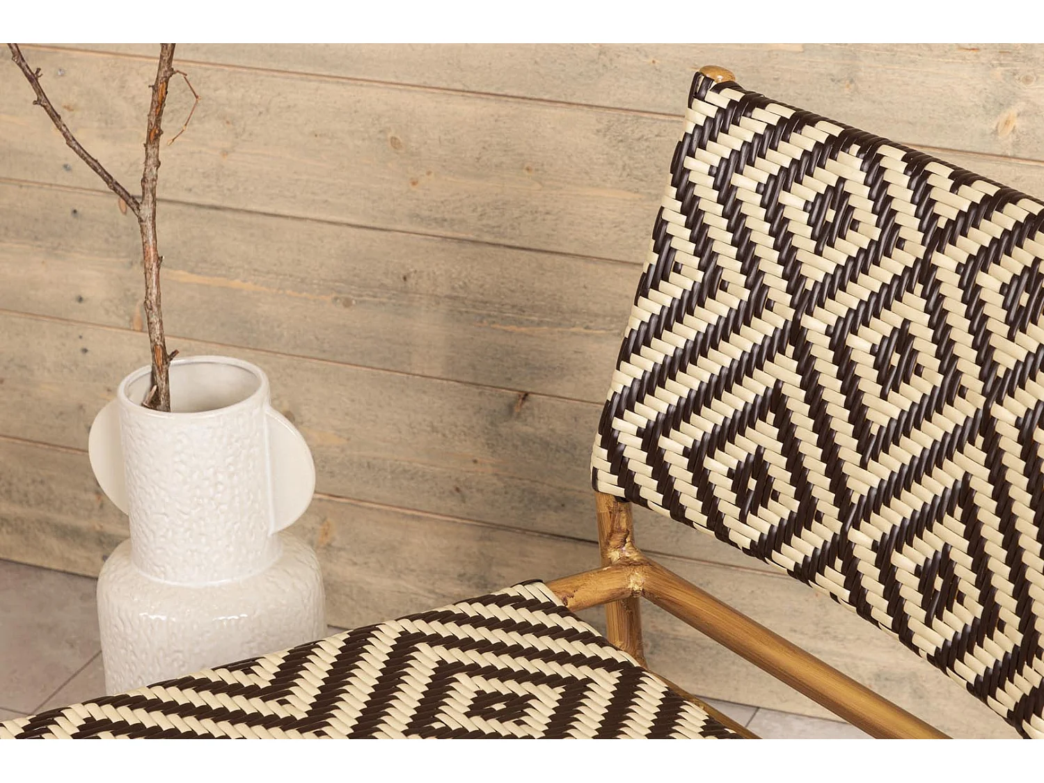 Calapan Sessel stapelbar braun.