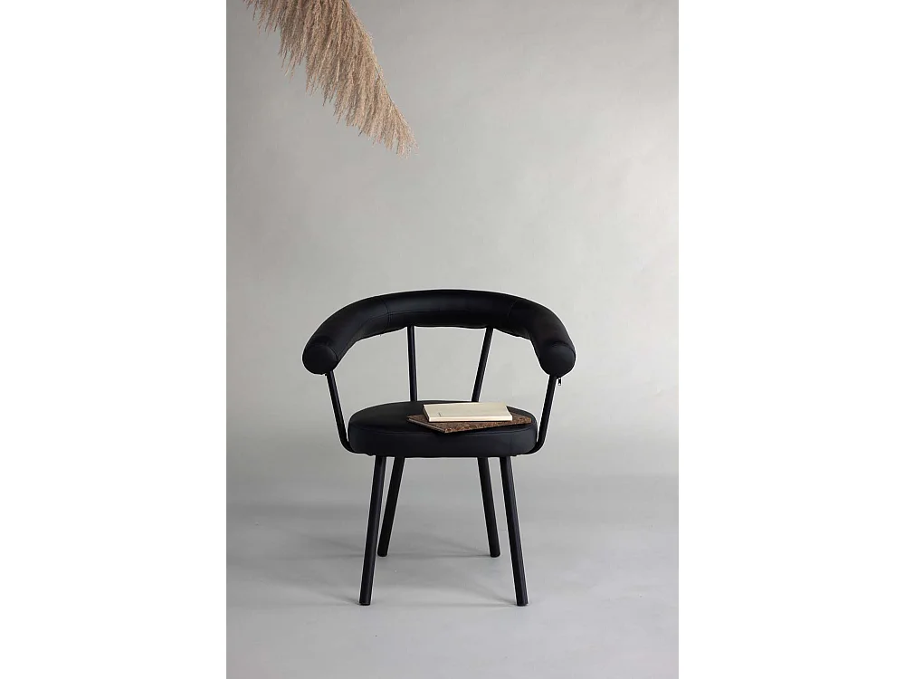 Västerås eetkamerstoel met armleuningen PU kunstleer zwart.