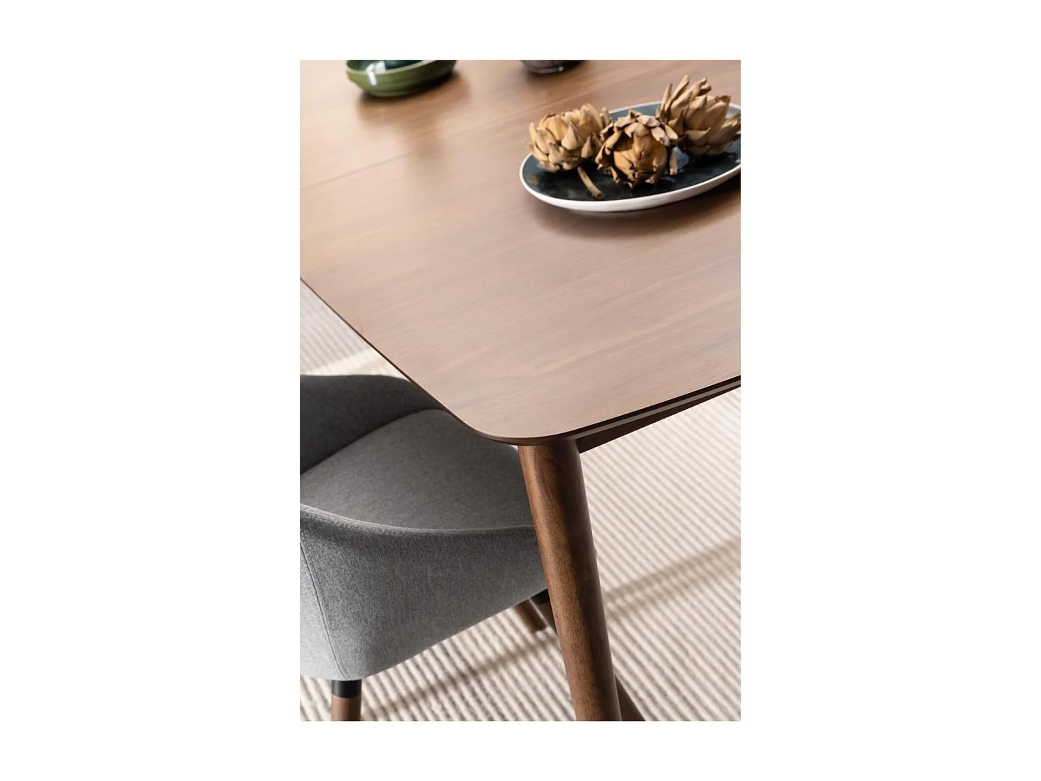 Montreux Table de salle à manger extenstible papillon, couleurs de noyer.