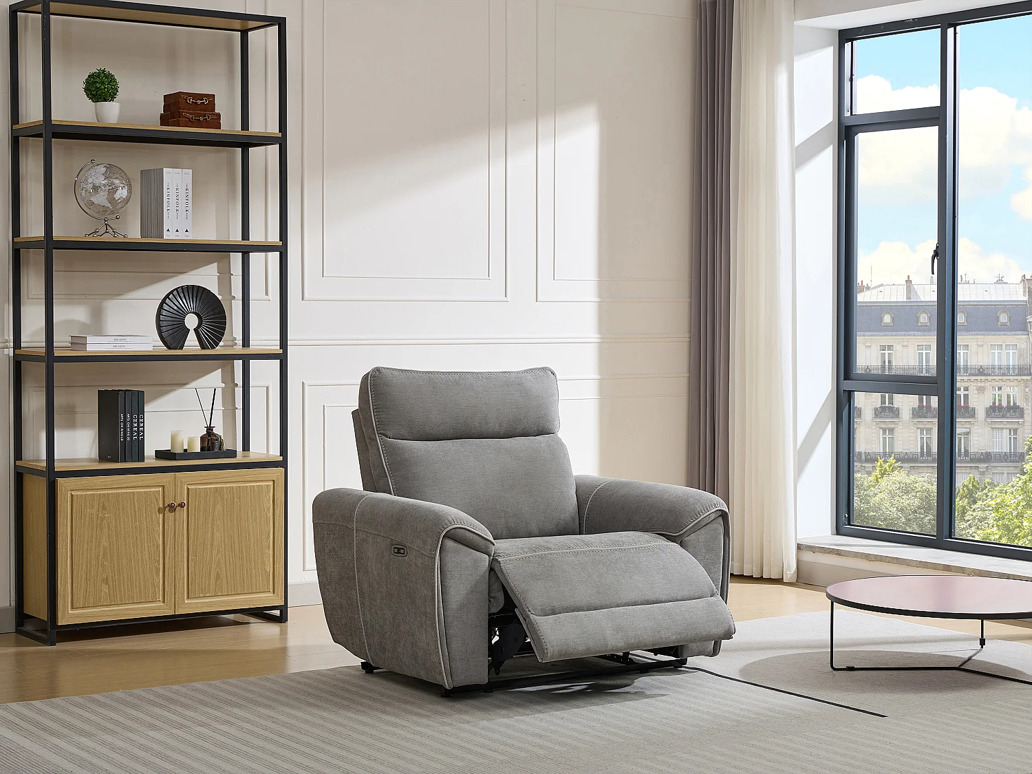 Elektrische relaxfauteuil van grijze stof DJARALO