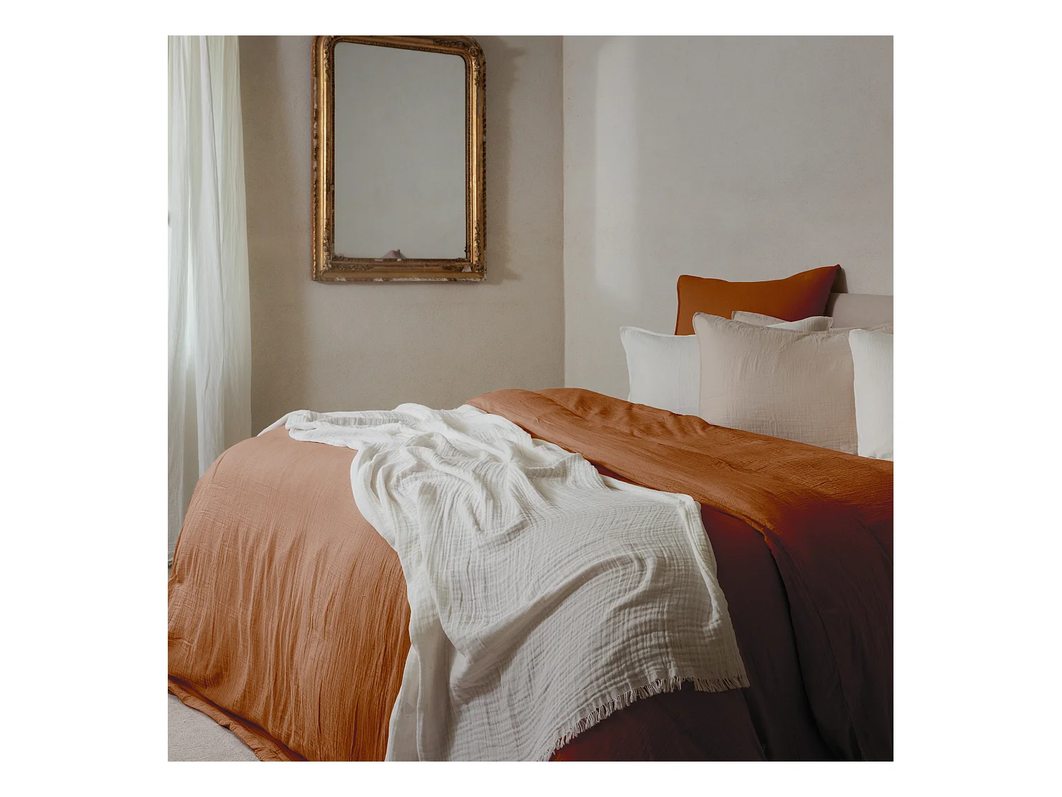 Parure de lit 3 pièces 240x220 cm et 65x65 cm mousseline de coton MILOS marron terre cuite