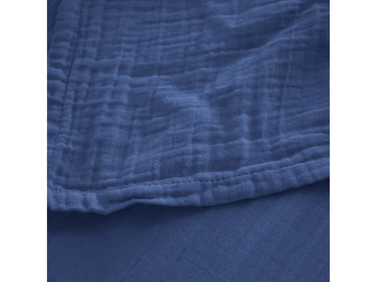 Drap housse MILOS mousseline de coton 160x200 cm bonnet 30 cm uni bleu indigo