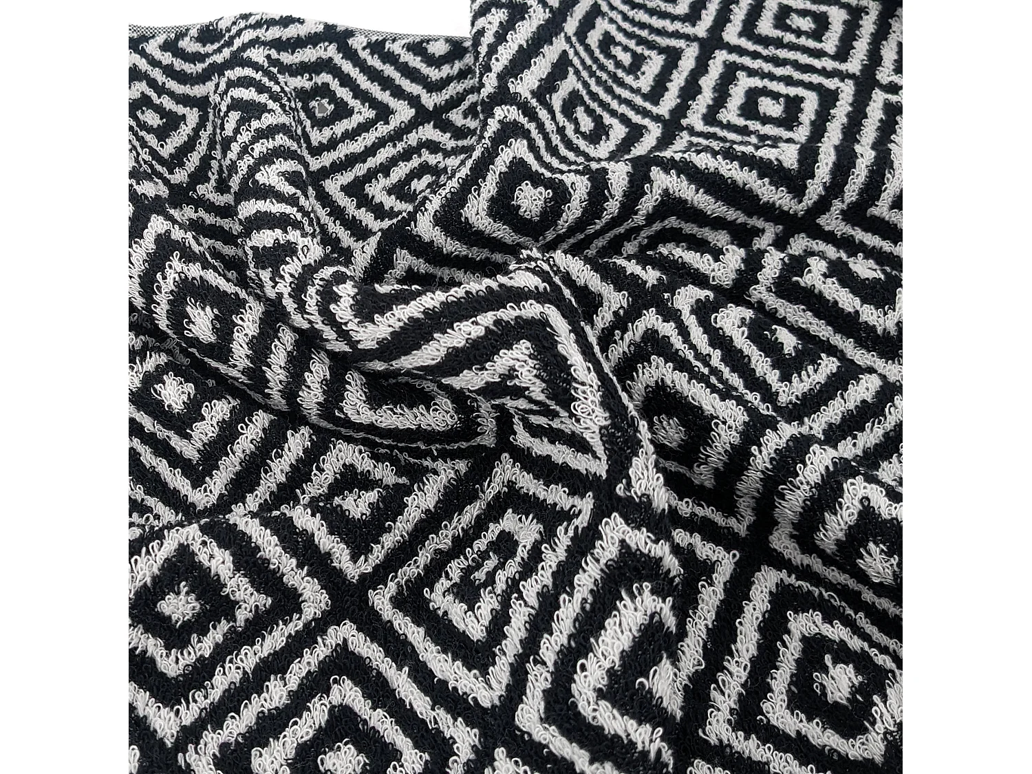 Drap de douche 70x140 cm SYMETRIE coton Noir Losanges