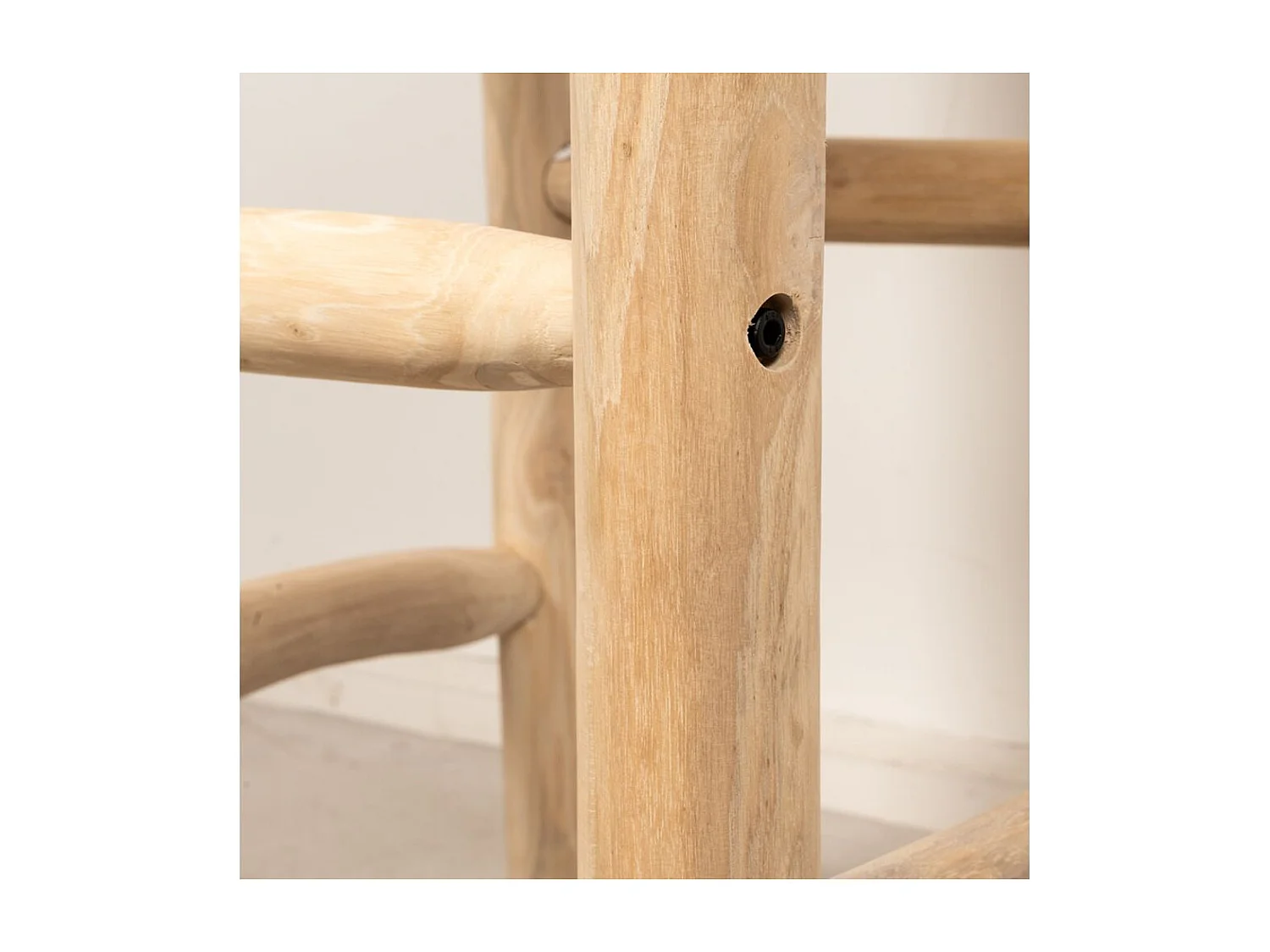 Tabouret haut en branches de teck naturel