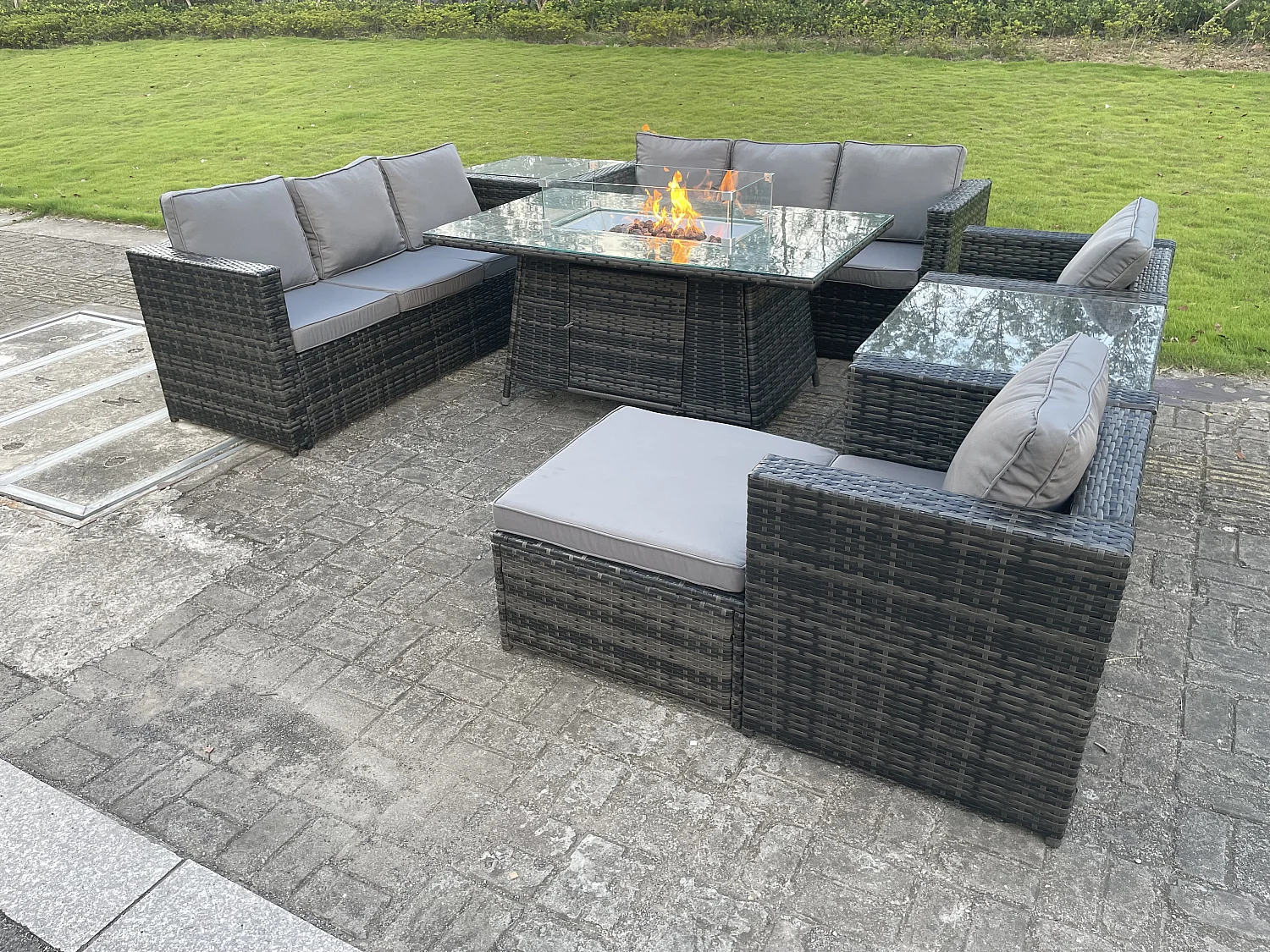 9 places Mobilier À Dîner De Jardin en rotin ave Table de foyer à gaz Canapé 2 Chaises 2 Table d'appoint Tabourets Mélange gris foncé