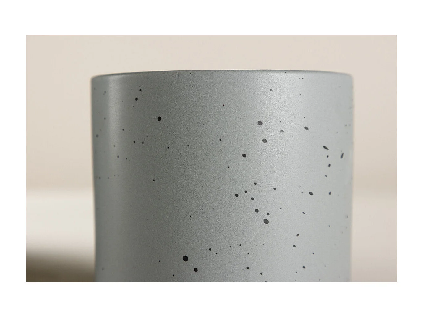 Sane Blumentopf dunkelgrau.