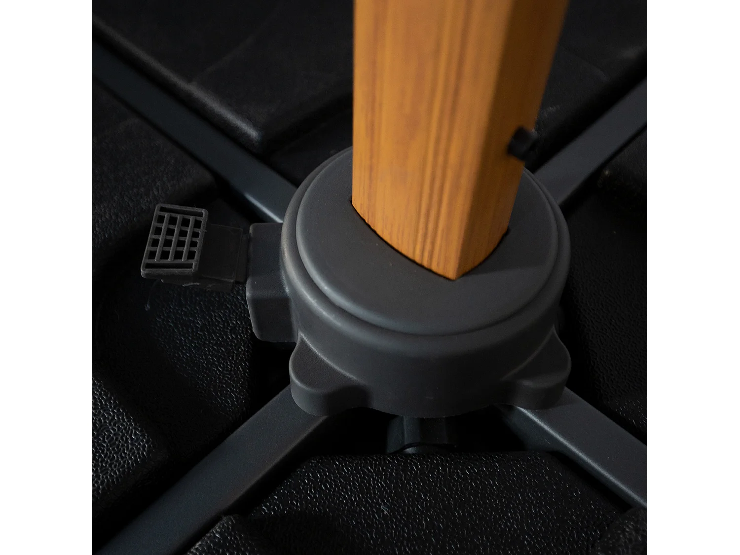 Parasol déporté LED 3x4m rectangle en aluminium housse incluse- rotatif 360° - Bois / Anthracite - OPERA