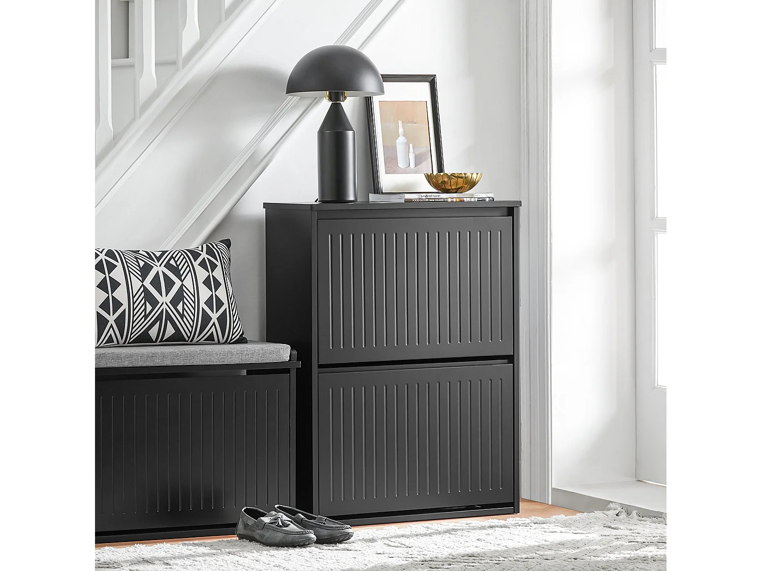 SoBuy Meuble à Chaussures Meuble d'entrée Meuble de Rangement à Chaussures avec 2 Abattants pour Petite Entrée Couloir, Noir, LPH 61x26x81 cm, FSR165-K-SCH