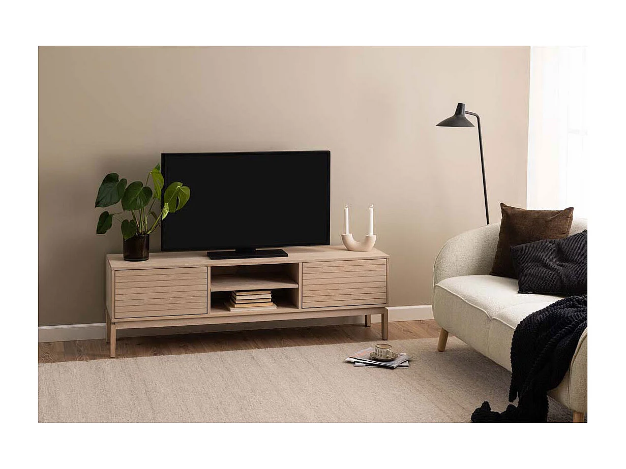 Linley table TV 2 portes, 2 tablettes plaqué chêne.