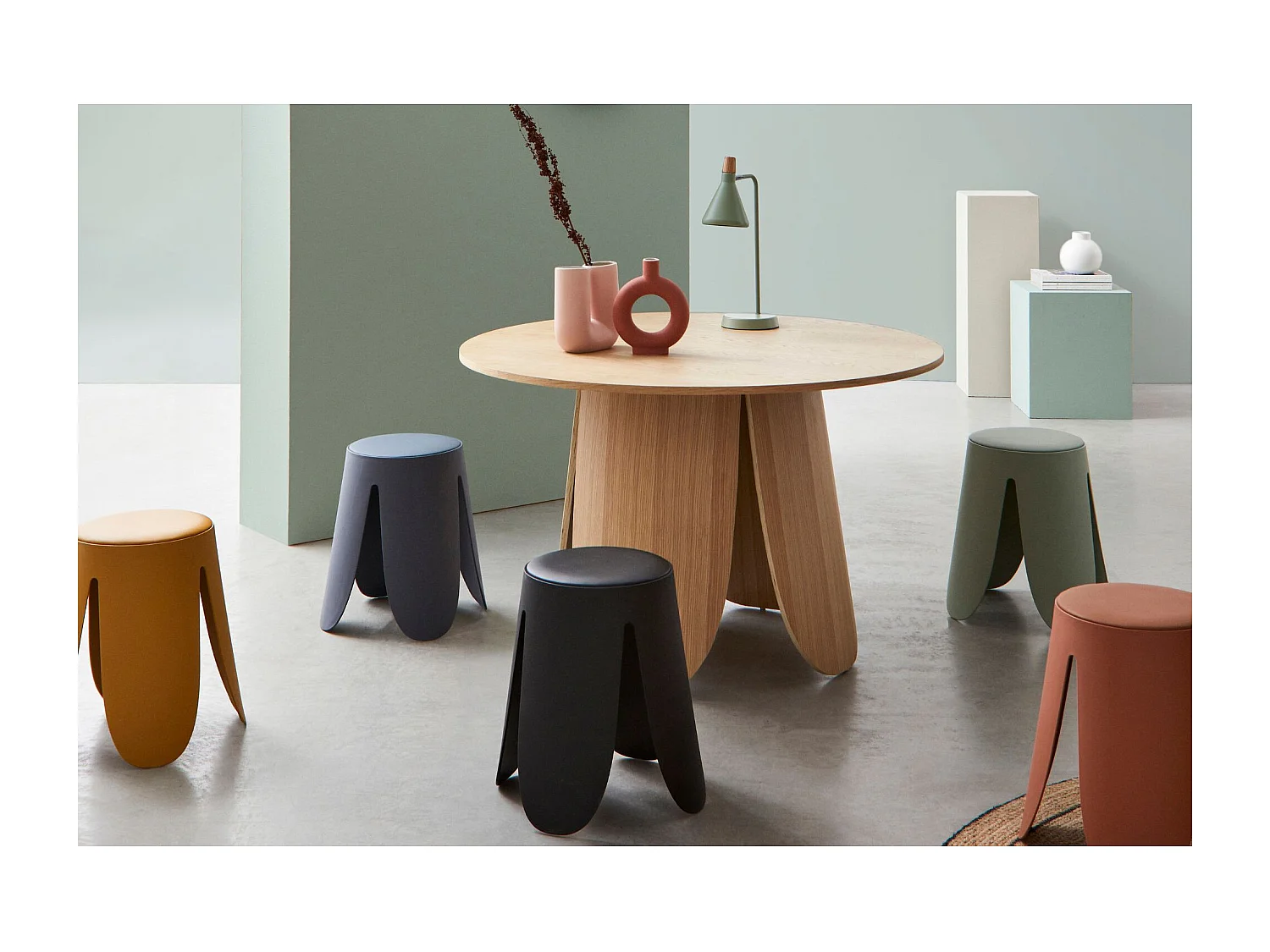 Table ronde de salle à manger en bois design D120 - CROCUS