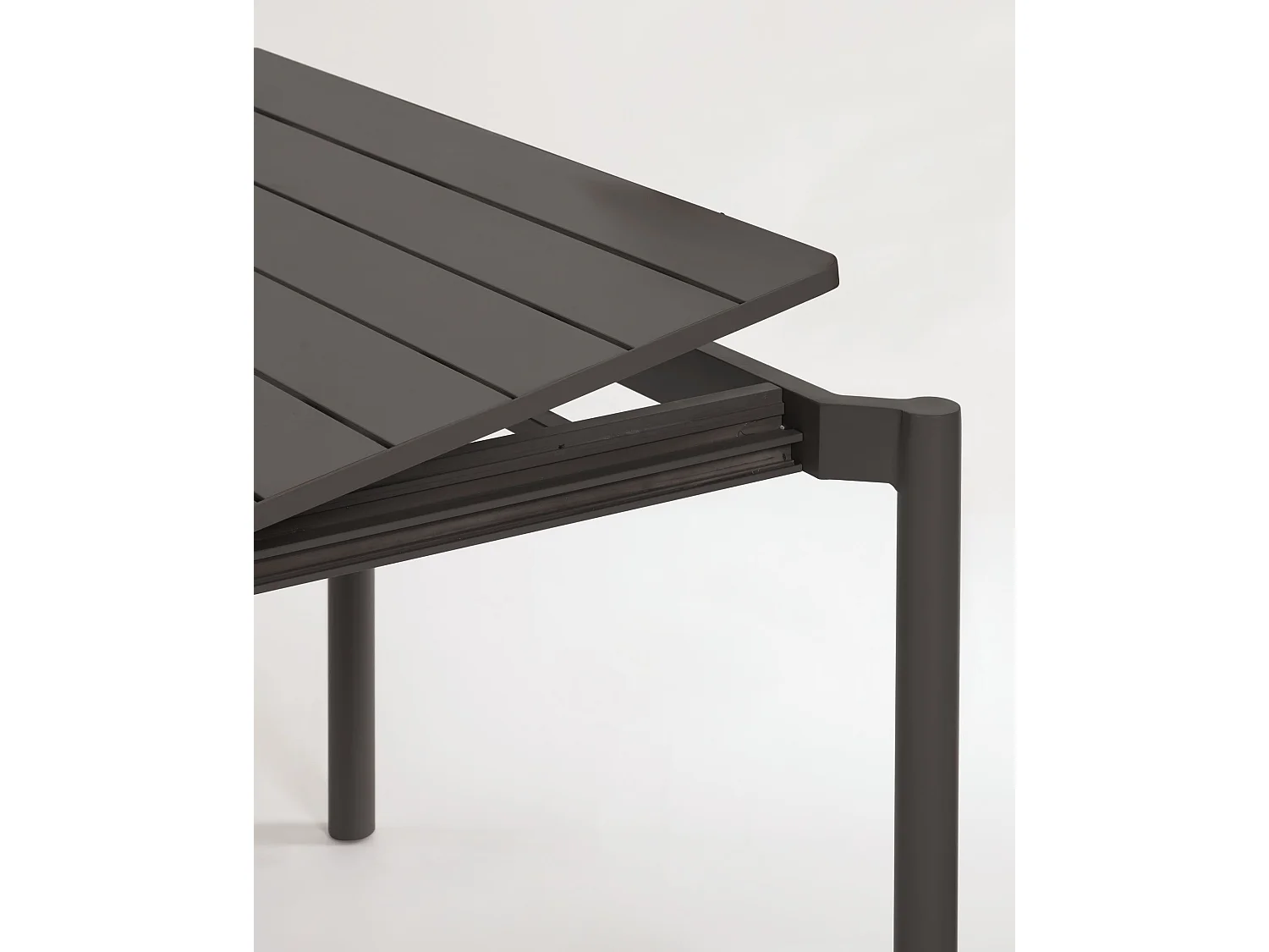 Table de jardin extensible coloris noir mat en aluminium - L. 140 / 200 x P. 90 x H. 75 cm