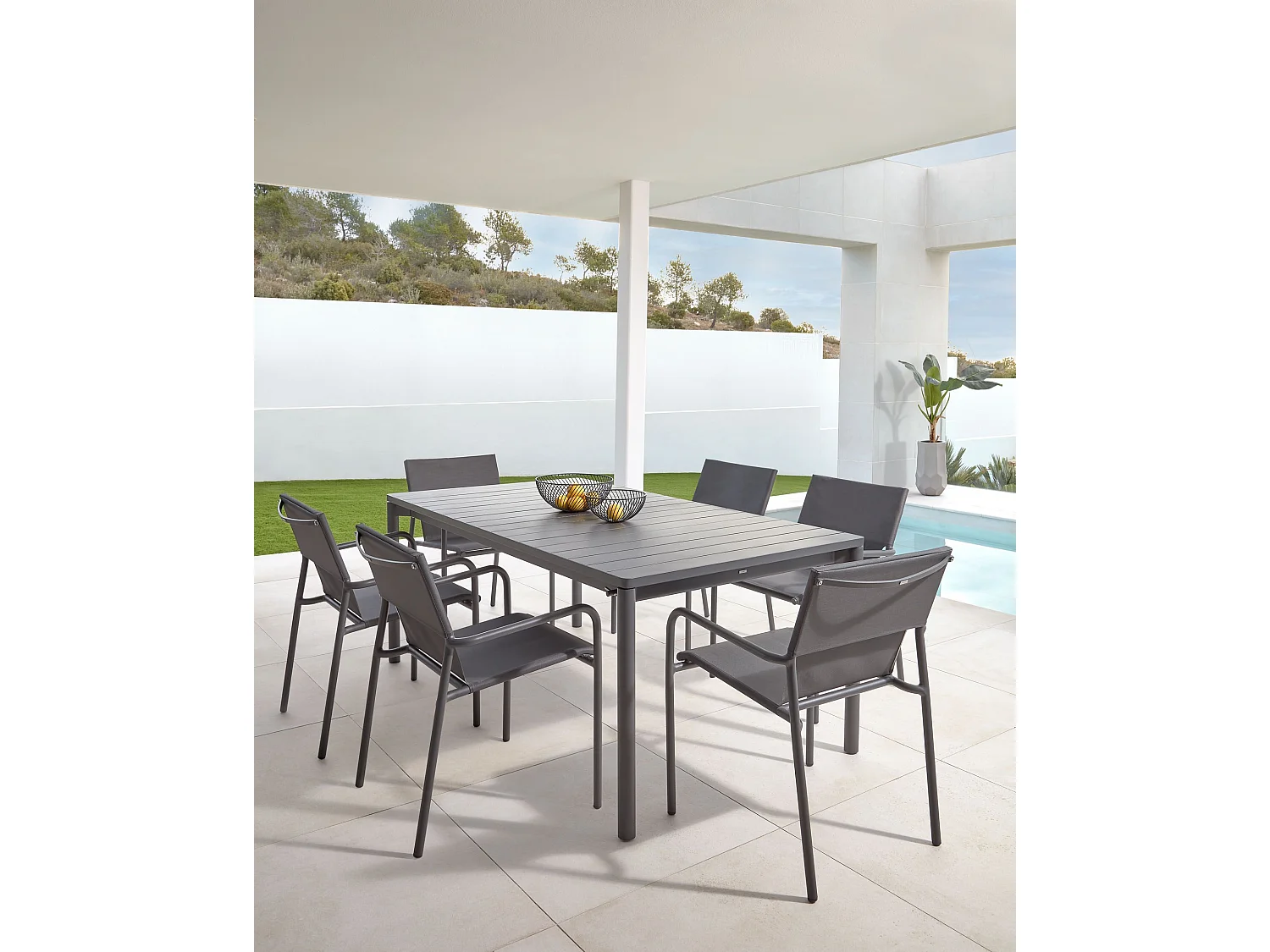 Table de jardin extensible coloris noir mat en aluminium - L. 140 / 200 x P. 90 x H. 75 cm