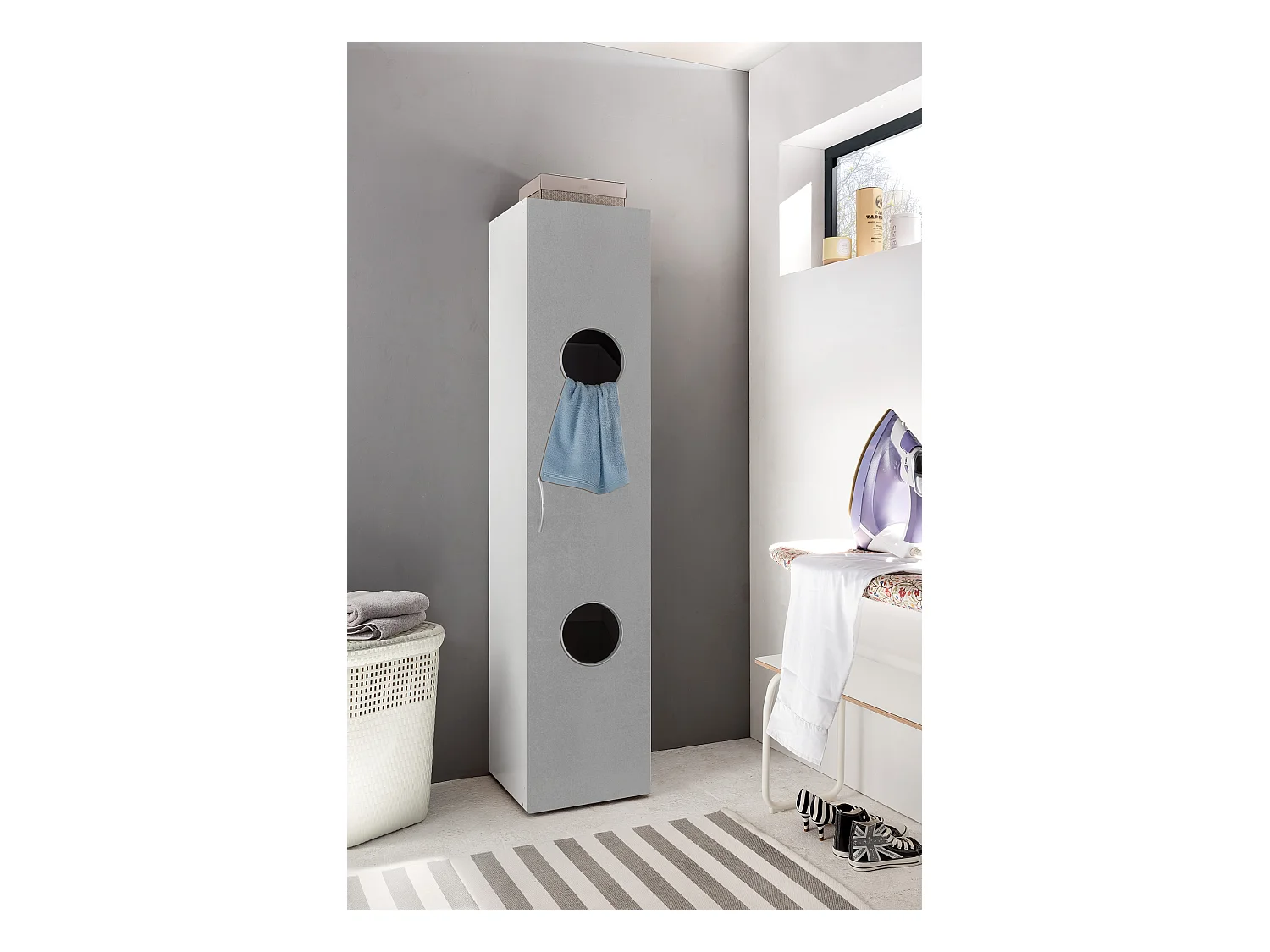 Armoire à linge coloris blanc, rechampis imitation béton gris clair - L. 40 x H. 185 x P. 40 cm