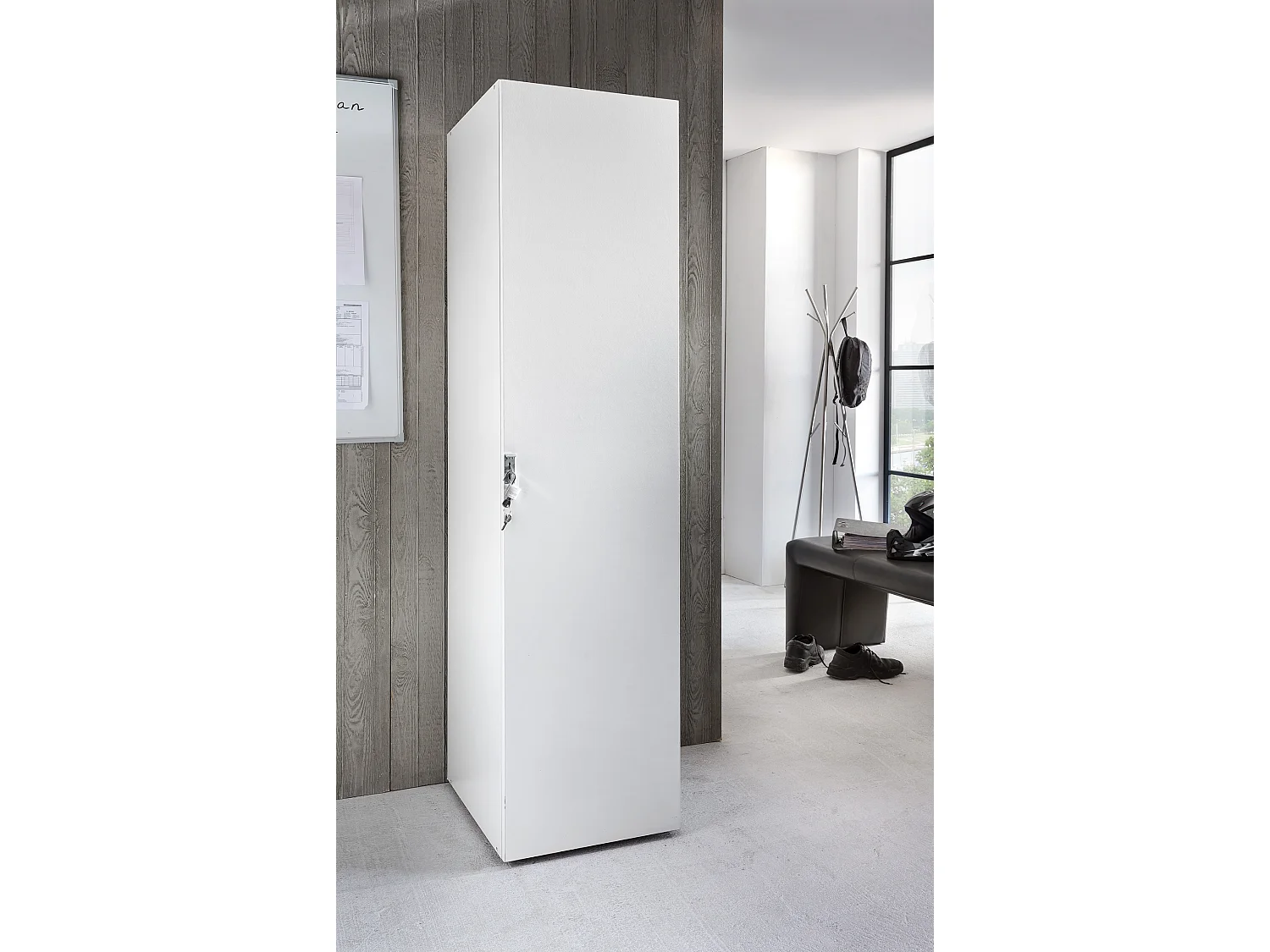 Armoire cadenassable avec 1 porte en bois mélamine coloris blanc - L. 45 x H. 185 x P. 54 cm