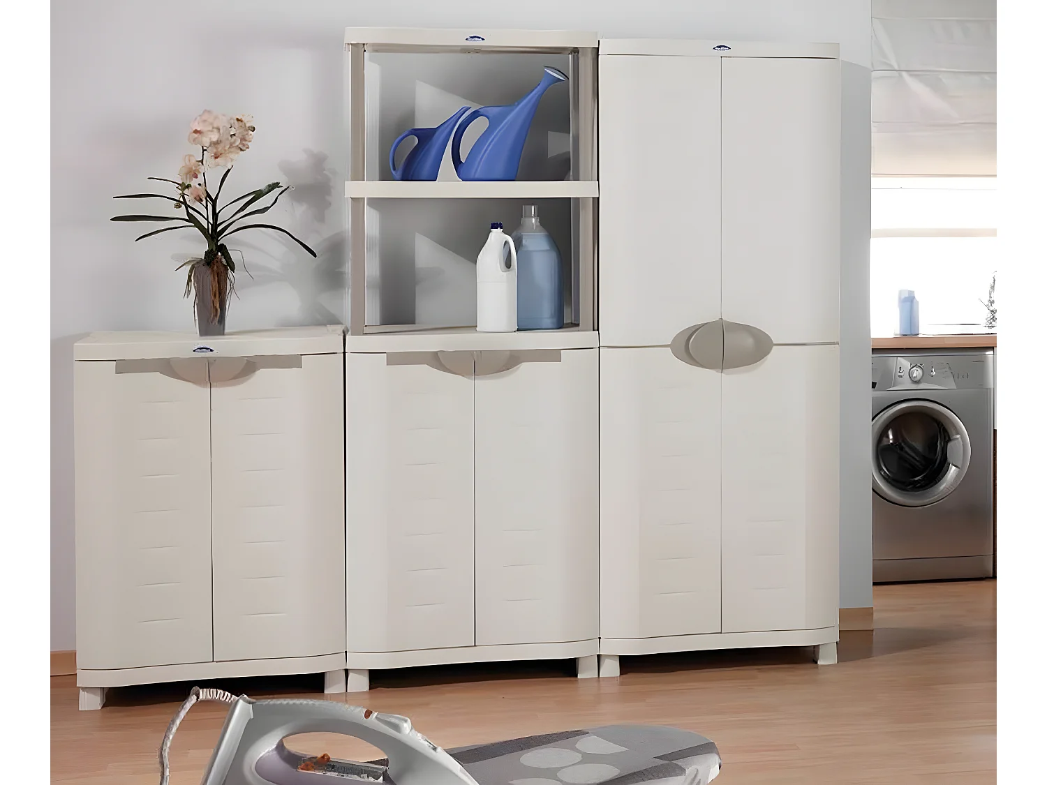 Armoire basse 2 portes intérieur/extérieur coloris beige - L. 90 x P. 45 x H. 100 cm