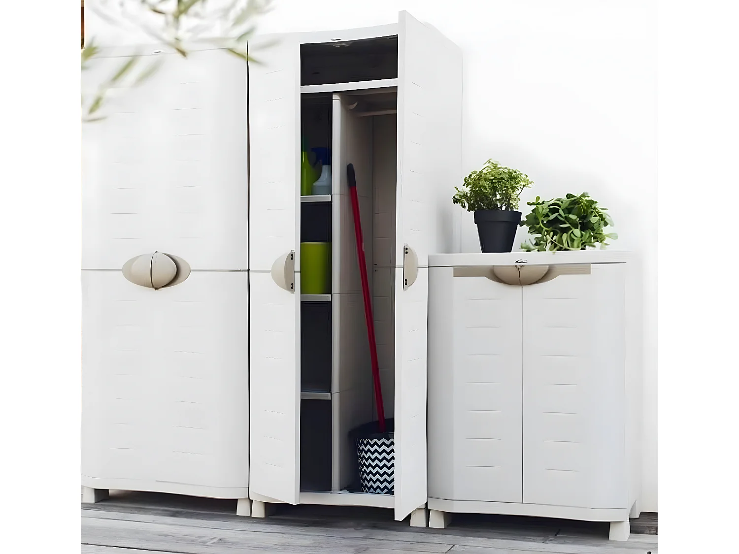 Armoire meuble de rangement 2 portes, intérieur/extérieur coloris beige - L. 70 x P. 45 x H. 184 cm