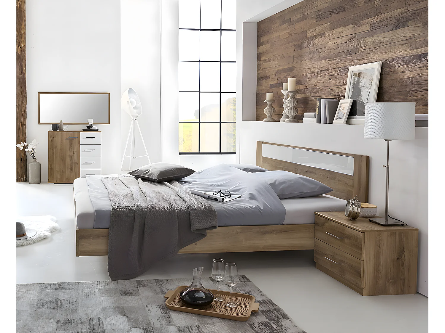 Chambre à coucher en panneaux de particules imitation chêne poutre/blanc/chrome - Dim: 180 x 200 cm