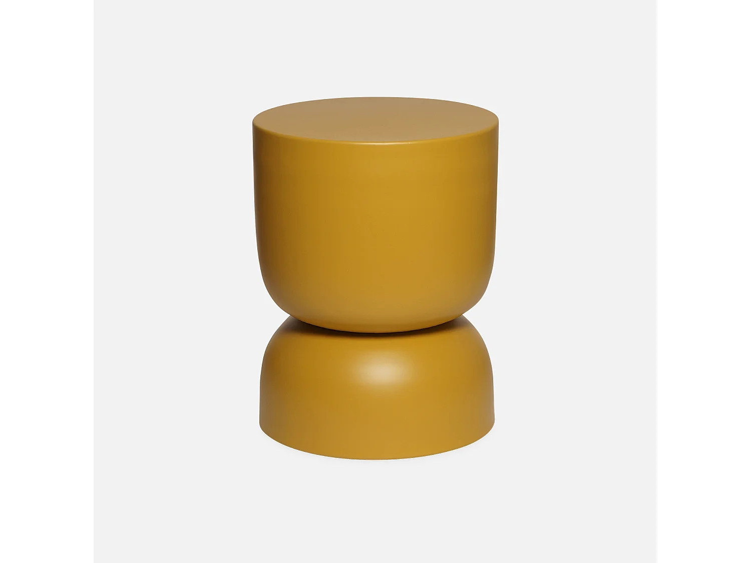 Table d'appoint. bout de canapé. table de chevet en métal. moutarde. Madi. Ø32 x H 42cm