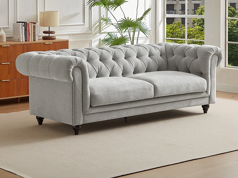 Chesterfield 3-seters sofa i lysegrått stoff CRONEL
