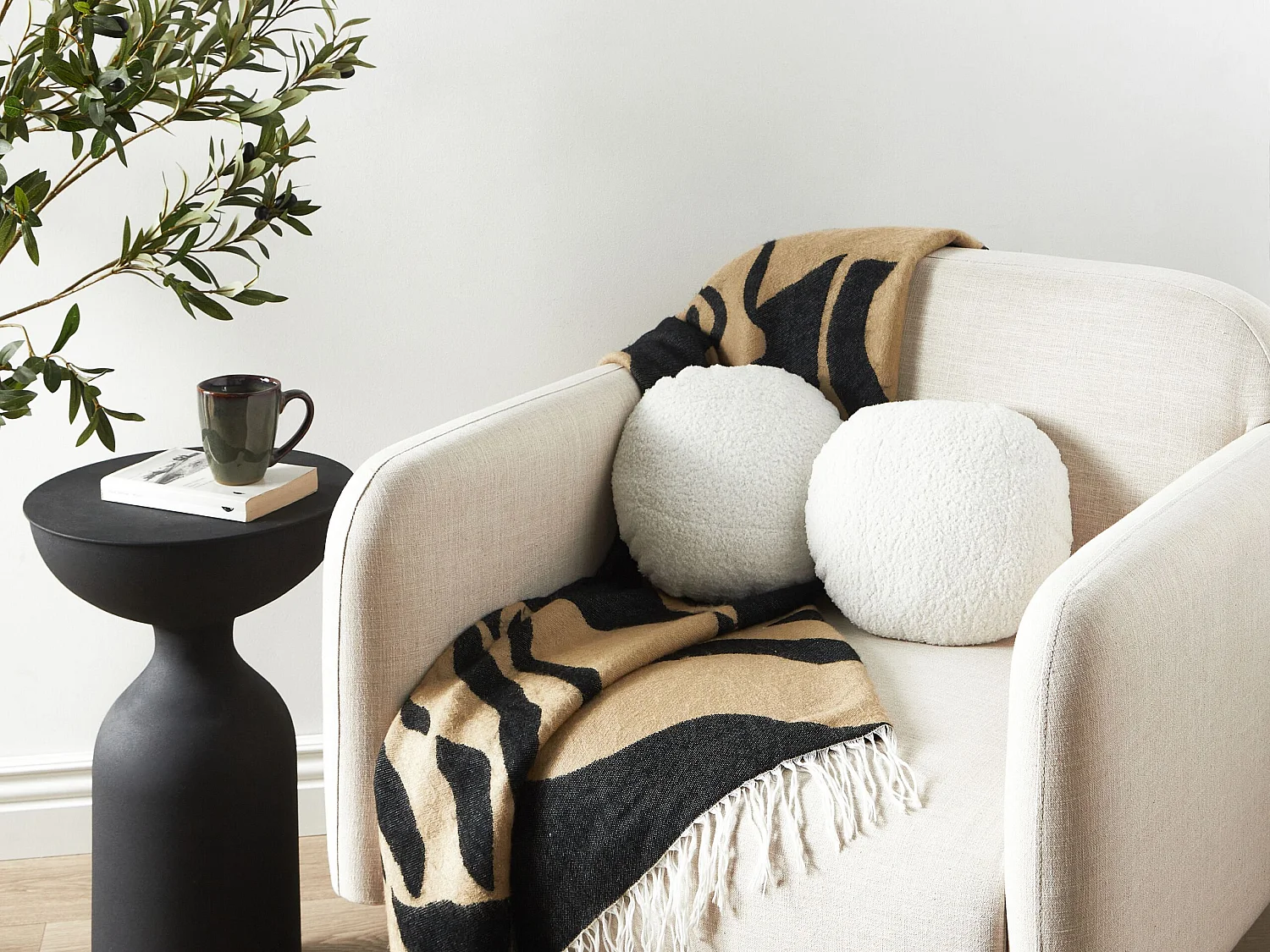 Conjunto de 2 almofadas decorativas RUTABAGA Bouclé 30 x 30 cm Branco Sólido