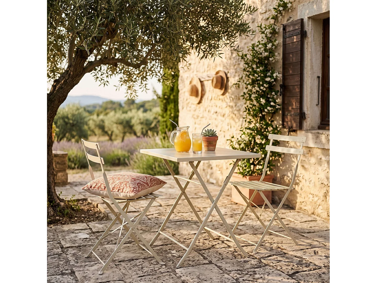 Mesa cuadrada exterior plegable Greensboro Beige