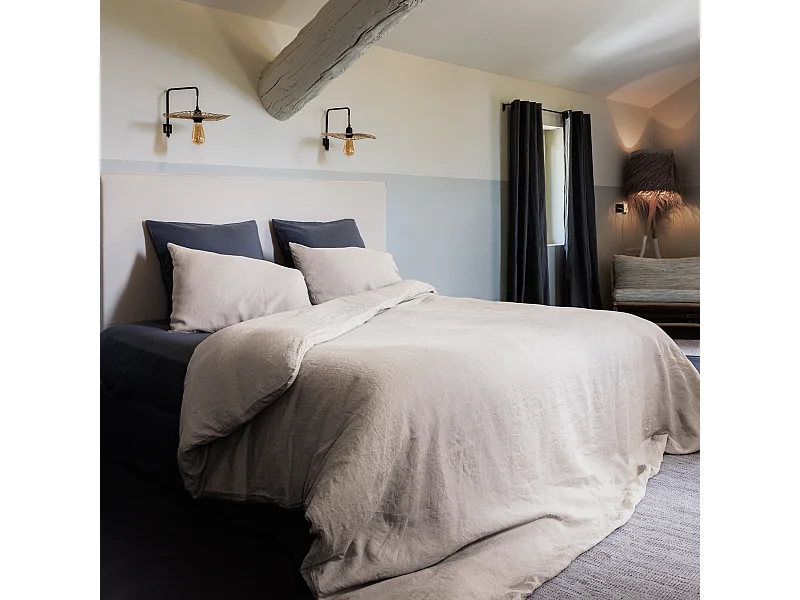 Parure de lit 260x240 cm et 65x65 cm collection OPERA beige naturel 3 pièces