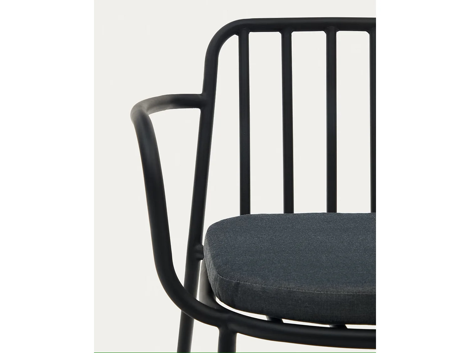 Lot de 4 chaises en acier coloris noir - L. 60 x P. 55 x H. 76 cm