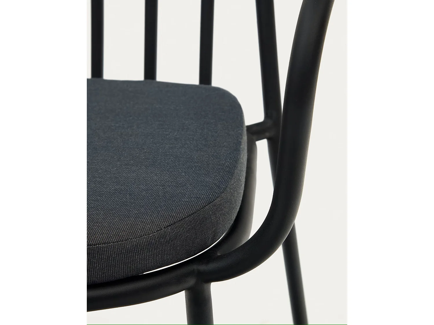 Lot de 4 chaises en acier coloris noir - L. 60 x P. 55 x H. 76 cm