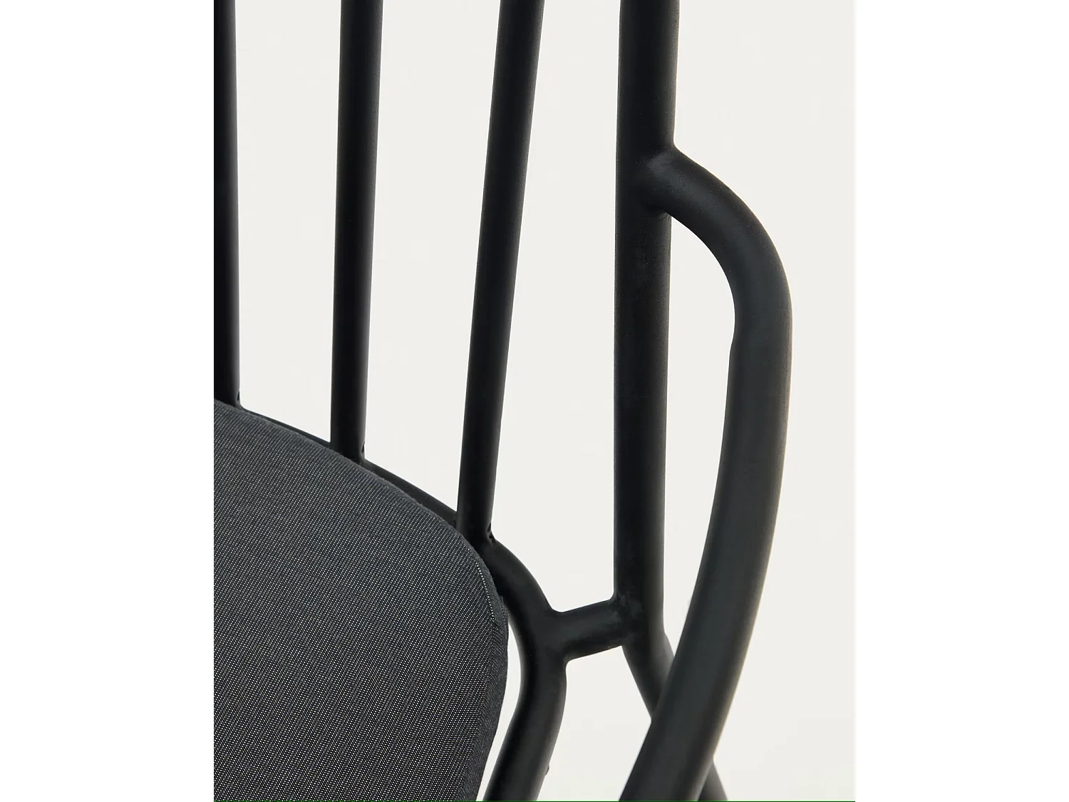 Lot de 4 chaises en acier coloris noir - L. 60 x P. 55 x H. 76 cm