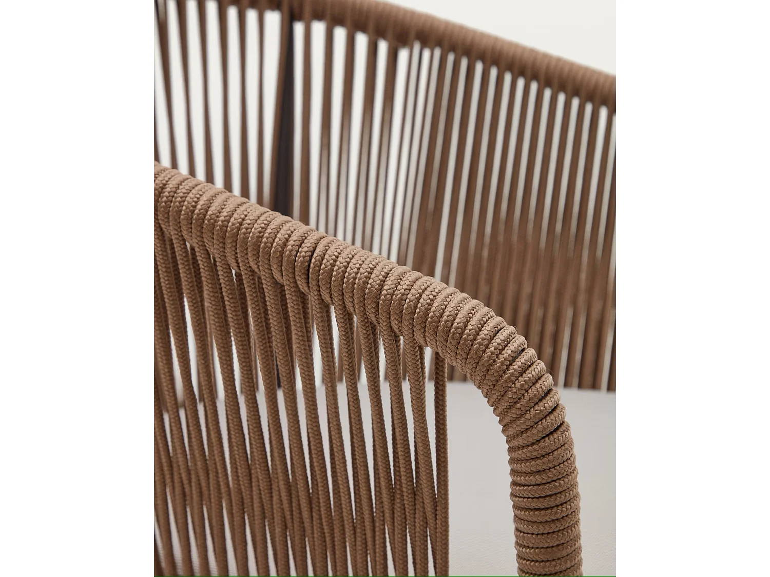 Lot de 4 chaises en corde beige et pieds en acier galvanisé noir - L. 56 x P. 55 x H. 79 cm