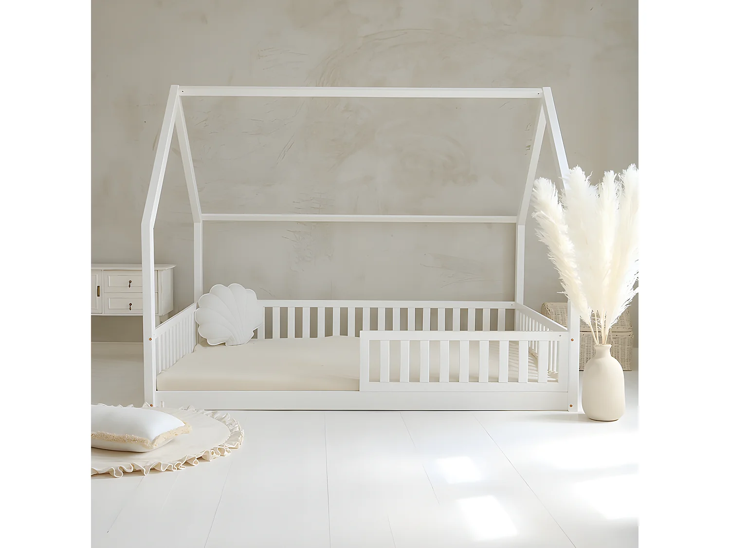 Lit cabane 140x200 barrière et sommier inclus pieds 1 cm Daisy Blanc