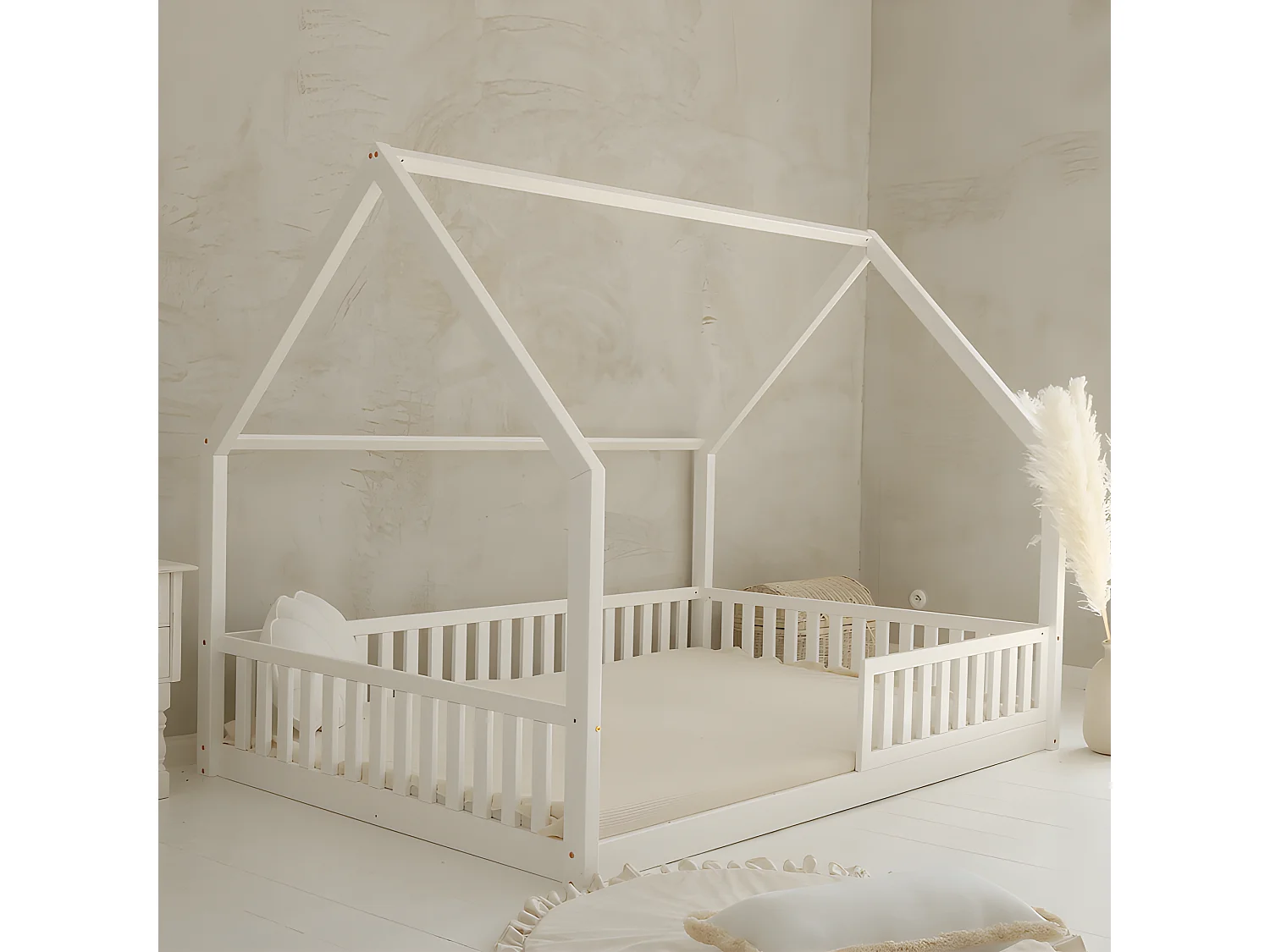 Lit cabane 140x200 barrière et sommier inclus pieds 1 cm Daisy Blanc
