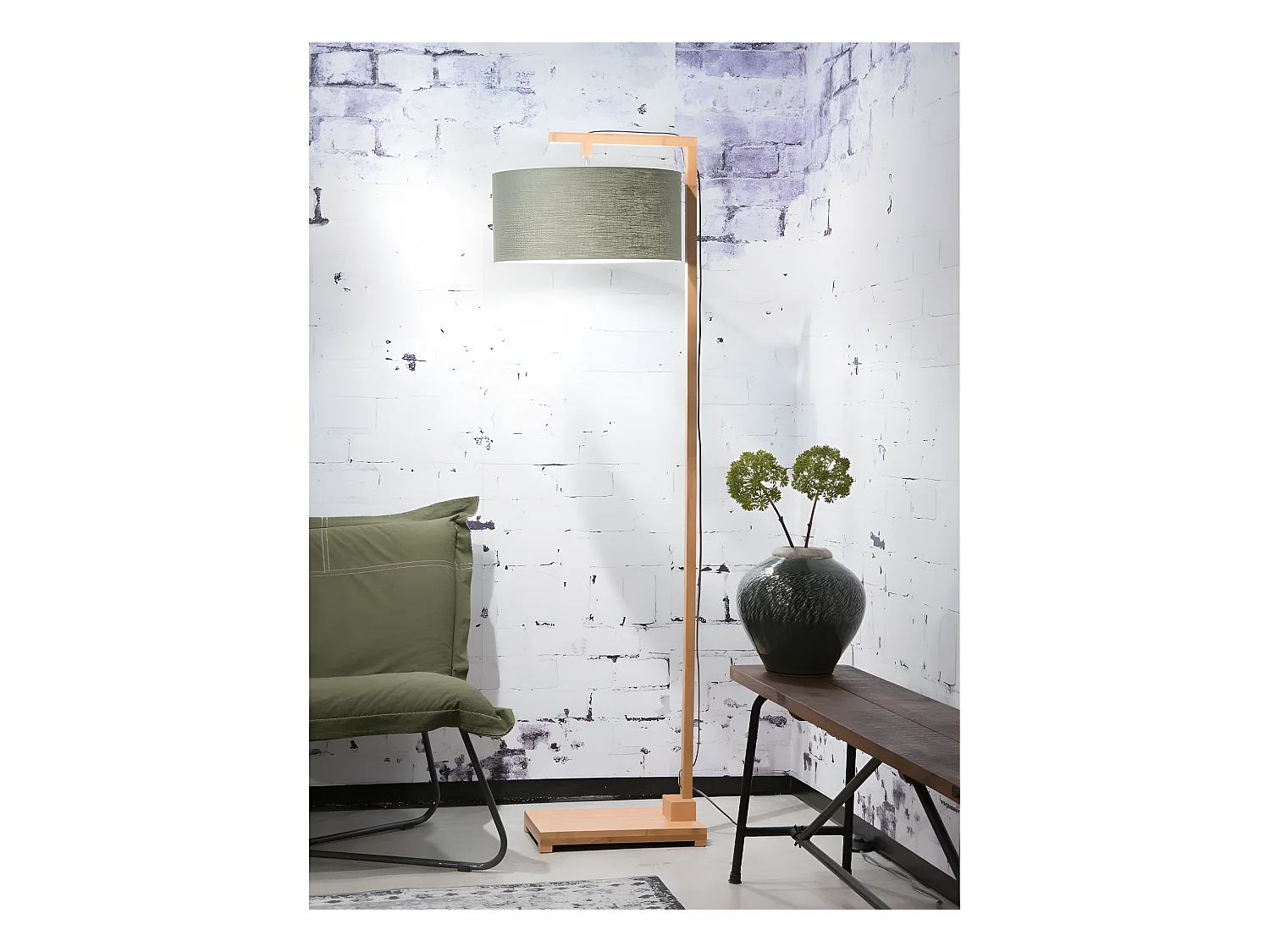 Lampadaire tige en bambou marron et abat-jour gris tourterelle